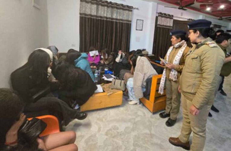 देहरादून: चल रही थी घर में पार्टी, 17 लड़कियों और 40 लड़कों की हालत देख पुलिस हैरान