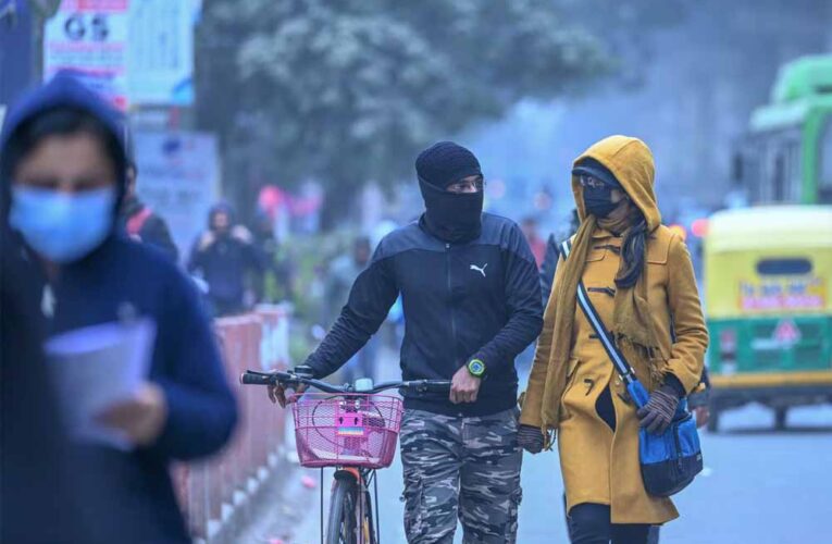 दिल्ली में ठंड बढ़ी, 10 डिग्री सेल्सियस तक पहुंच सकता है न्यूनतम तापमान