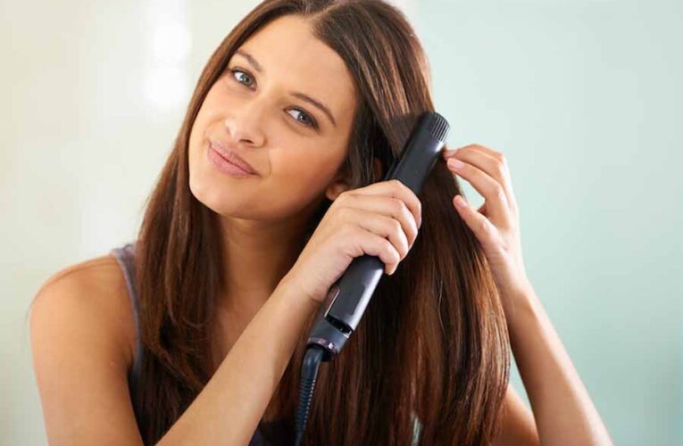 स्ट्रेट बाल रखने के लिए करती हैं खूब खर्च, तो जानिए बड़े काम की बात