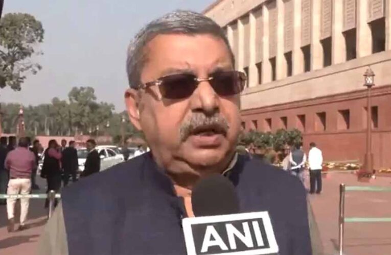 महाराष्ट्र में कांग्रेस के नेतृत्व वाले गठबंधन को मिली करारी हार के बाद अब सहयोगी दल भी उठाने लगे सवाल