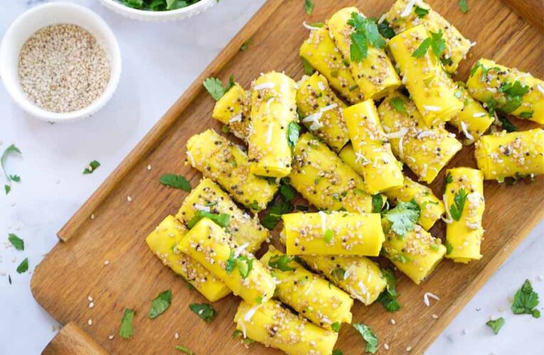 घर पर बनाएं गुजरात की खांडवी