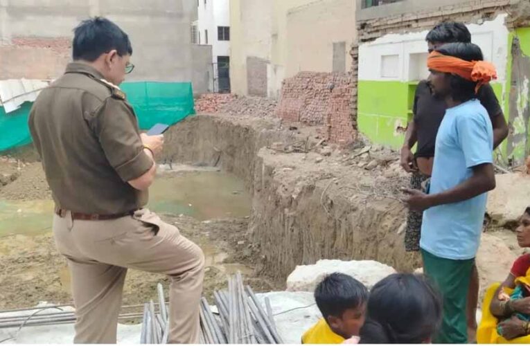 भेलूपुर जल संस्थान के पास निर्माणाधीन बिल्डिंग के बेसमेंट की खुदाई के दौरान अचानक मिट्टी धंसने से 11 मजदूर दबे