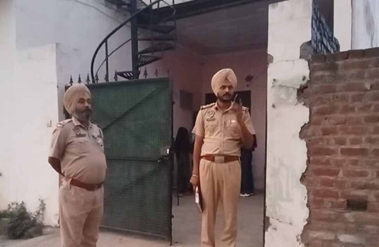 रूपनगर में देह व्यापार के धंधे पर्दाफाश,  2 होटलों से 10 लड़के-लड़कियों को आपत्तिजनक हालत में गिरफ्तार किया
