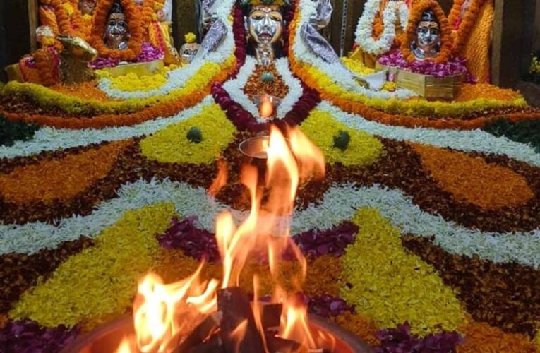 शहर में कड़ाके की ठंड पड़ने लगी, ठंड से बचाव के लिए गर्म कपड़ों को पहनना शुरू