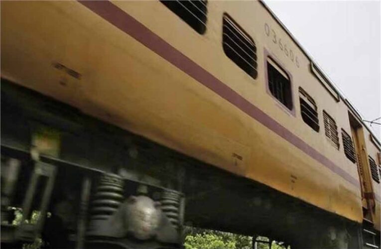 केरल के पलक्कड़ में दर्दनाक हादसा: केरल एक्सप्रेस की चपेट में आने से चार सफाई कर्मचारियों की मौत