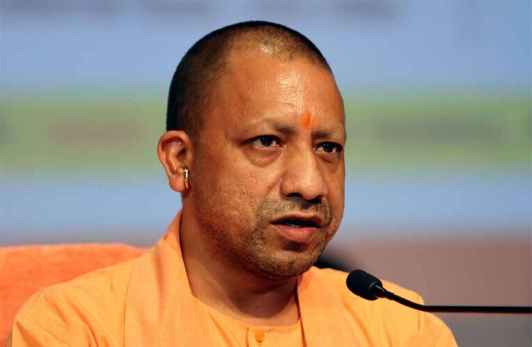 उत्तर प्रदेश के मुख्यमंत्री योगी आदित्यनाथ ने कहा- जहां दिखे सपाई, वहां बिटिया घबराई