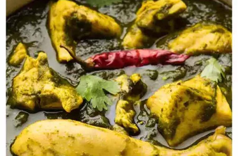 सर्दियों में बनाएं पालक चिकन