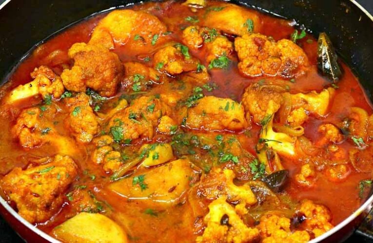 इस रेसिपी से बनाएं ढाबे जैसी आलू गोभी की सब्जी