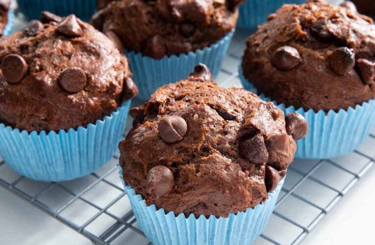 क्रिसमस का त्योहार घर में बनाये चॉकलेट मफिन