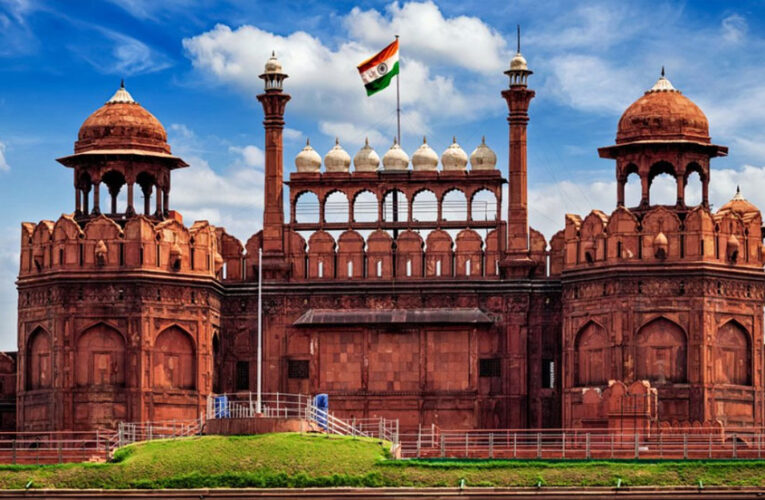 मुगल बादशाह की बहू बोली- लाल किला हमारा, कब्जा या मुआवजा दिलवाइए, HC ने याचिका की खारिज