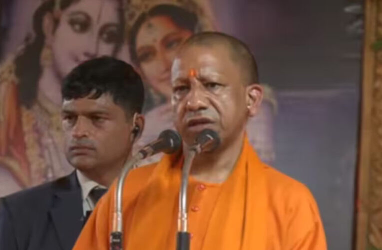 सीएम योगी ने सख्त बयान देते हुए कहा हर समय मंदिर तोड़े गए, कभी काशी, कभी अयोध्या तो कभी संभल में मंदिरों को तोड़ा गया