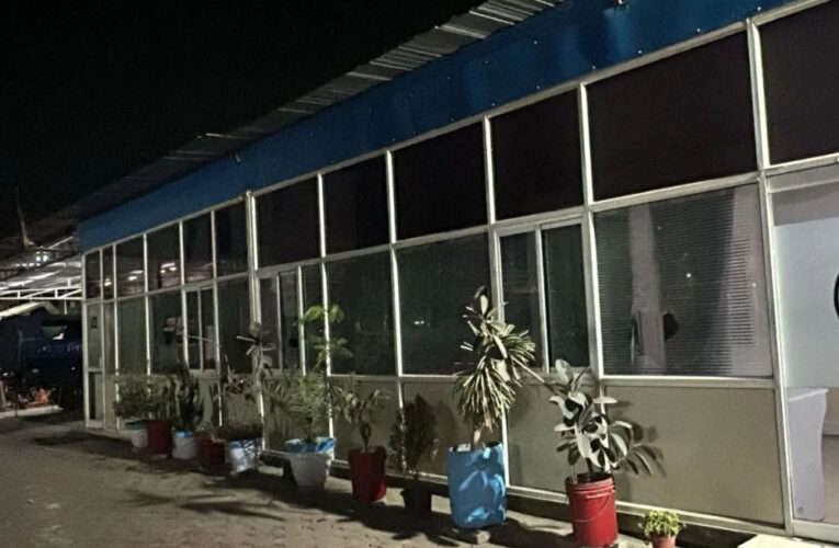इंदौर : पूर्व लोकसभा अध्यक्ष सुमित्रा महाजन के बेटे के शोरूम में तोड़फोड़, पोते से हाथापाई