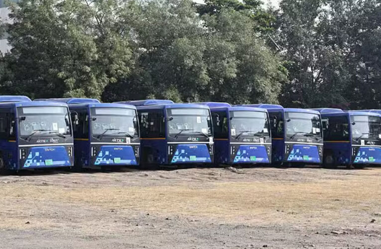 इंदौर की सड़कों पर जल्दी ही इलेक्ट्रिक बसें दौड़ती नजर आएगी, लेकिन शहरवासियों को थोड़ा इंतजार करना होगा, जाने क्या है कारण