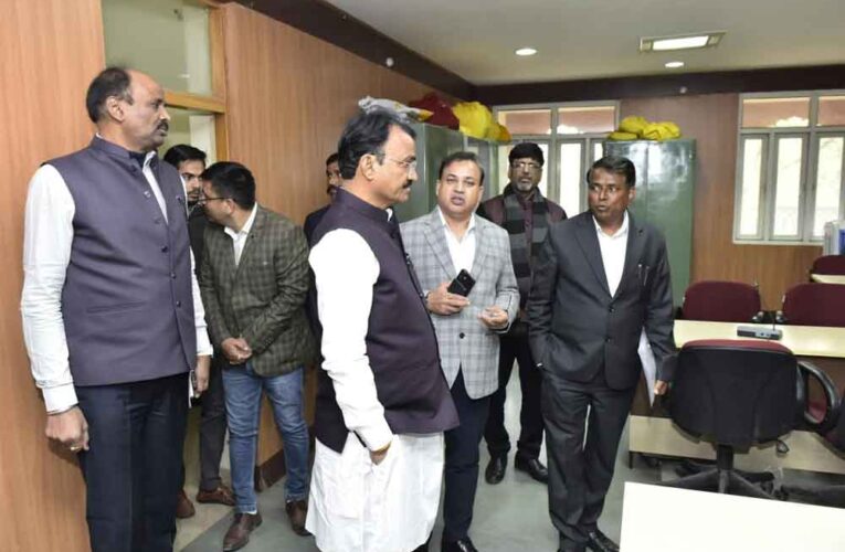 राजस्थान-जयपुर में उप मुख्यमंत्री ने आयुष भवन का किया औचक निरीक्षण, विभागीय कार्यों की प्रगति की समीक्षा