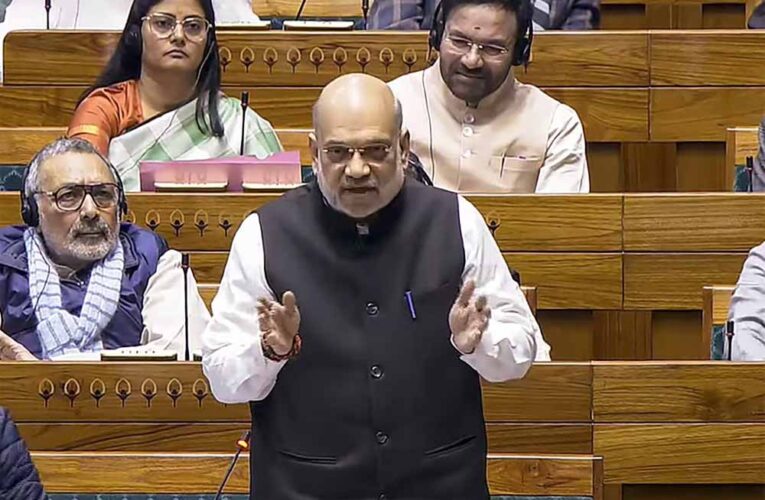 भारतीय संविधान के 75 वर्षों के गौरवशाली इतिहास पर राज्यसभा में चर्चा में भाग लेते हुए अमित शाह ने कांग्रेस पर कसा तंज
