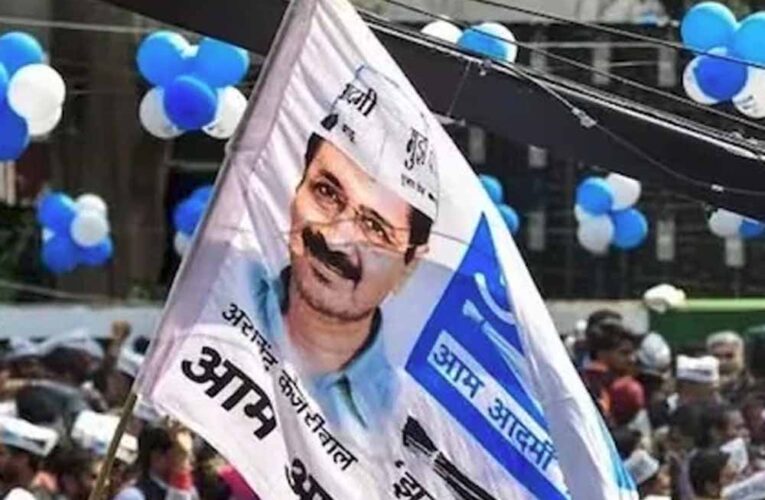 दिल्ली में सत्ता विरोधी लहर से निपटने को केजरीवाल का प्लान, 20 सिटिंग विधायकों के कट सकते हैं टिकट