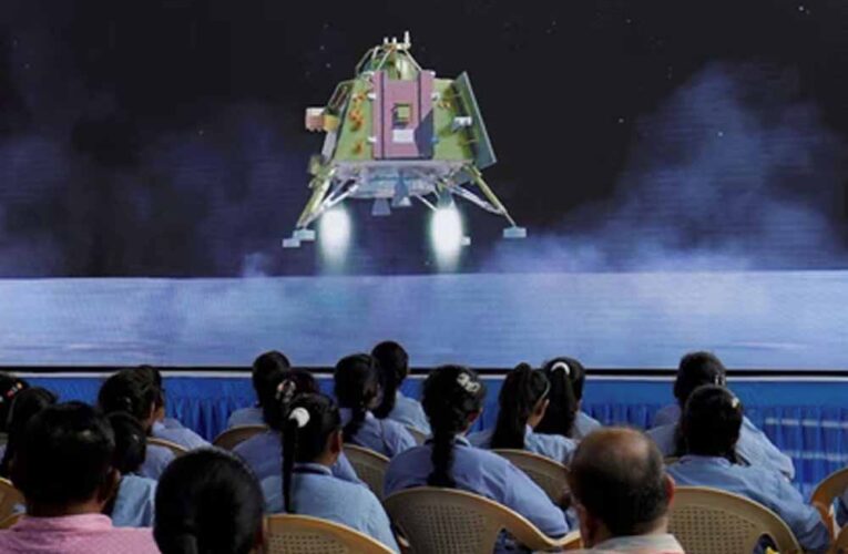 भारतीय अंतरिक्ष अनुसंधान परिषद के चेयरमैन डॉ. एस सोमनाथ ने कहा- भारत 2040 में चांद पर लैंडिंग करेगा