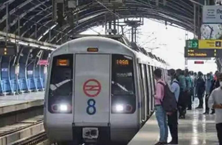 केबल चोरी से दिल्ली मेट्रो के ब्लू लाइन की सेवा बाधित, यात्री परेशान