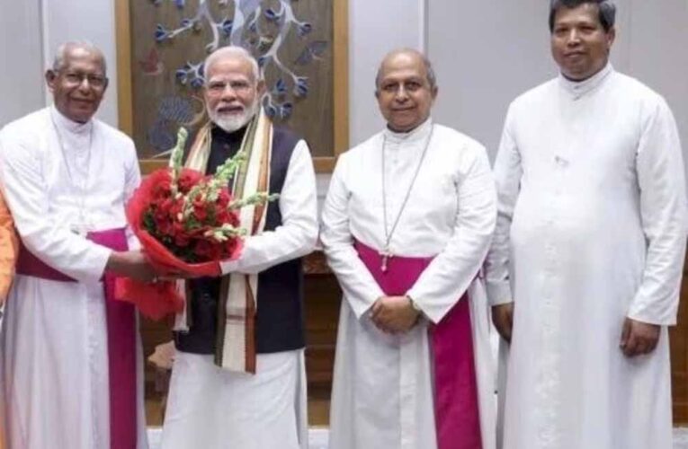 PM मोदी के क्रिसमस सेलिब्रेशन में जाने पर ईसाई संस्था ने कस दिया तंज, कहा- यहां तो हमला करते हैं