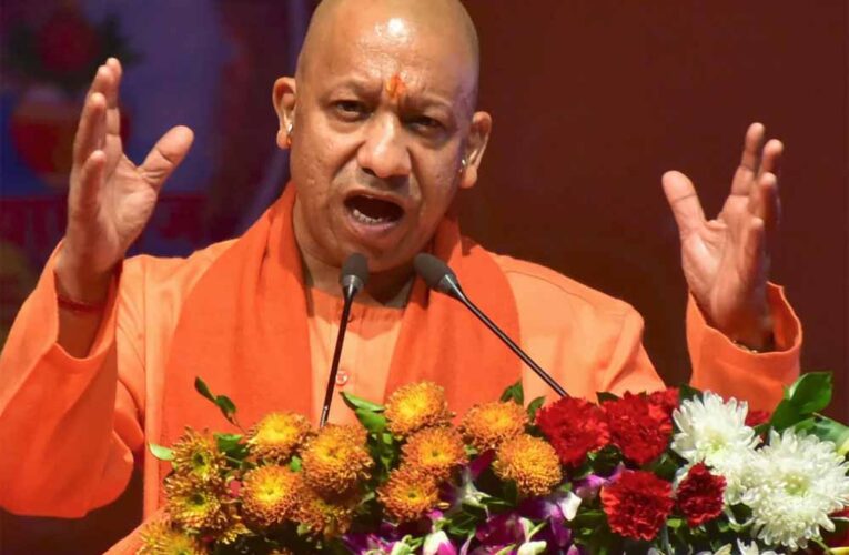 योगी आदित्यनाथ को जान से मारने की धमकी देने वाले एक शख्स को नोएडा पुलिस ने दिल्ली से गिरफ्तार किया