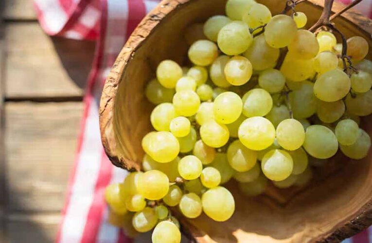 अंगूर खाओगे, तो ये रोग होंगे दूर