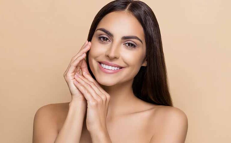 चेहरे पर निखार लाने और एजिंग साइन को कम करने अपनाएं ये तरीके
