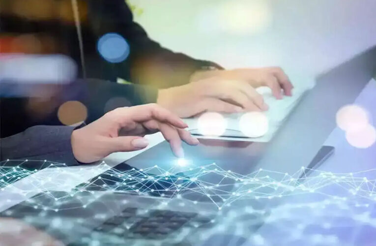 2025 तक भारत में 900 मिलियन इंटरनेट यूजर्स होंगे.