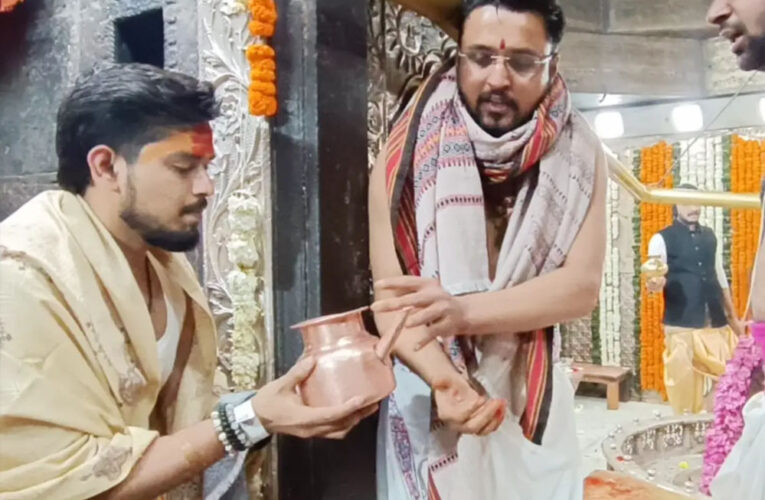 मशहूर रैपर पैराडॉक्स ने परिवार संग बाबा महाकाल के दर्शन किए