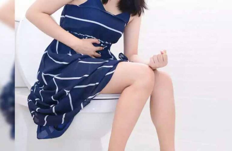 पेट साफ न होने पर कभी भूलकर भी न खाए इन 5 चीजों को