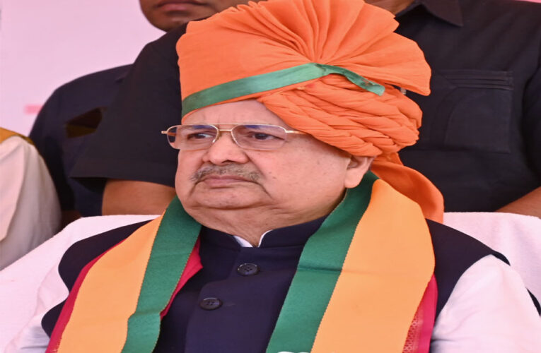 विस अध्यक्ष व राजनांदगांव विधायक डॉ. रमन सिंह नगर निगम चुनाव में पहुंचे राजनांदगाँव