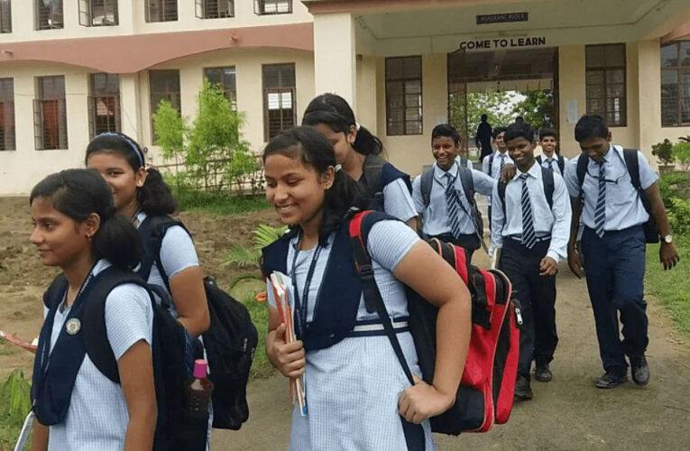 UP के श्रम विभाग में पंजीकृत मजदूरों के बच्चों को सीबीएससी बोर्ड की पढ़ाई मुफ्त