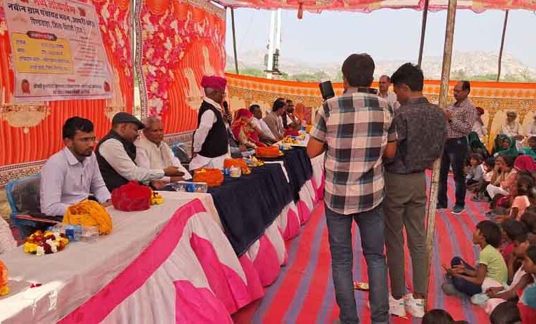 राजस्थान-सिरोही में जनजाति क्षेत्रीय विकास मंत्री ने किया पंचायत भवन का लोकार्पण, छात्रावास का लिया जायजा