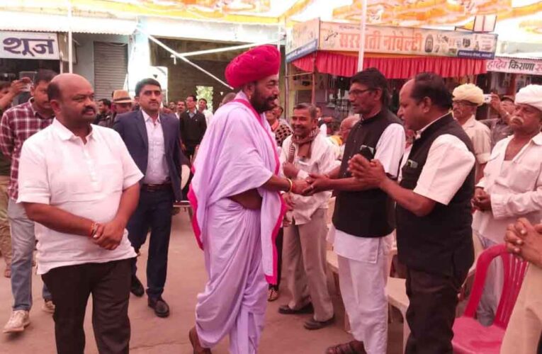 राजस्थान-सिरोही पहुंचे ग्रामीण विकास राज्यमंत्री, विकास कार्यों का लोकार्पण कर बांटे पट्टे