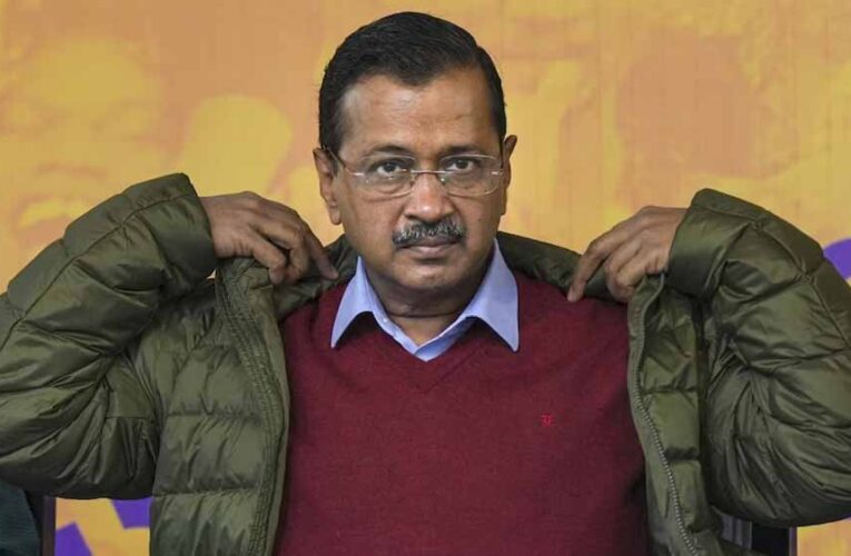 अरविंद केजरीवाल ने चुनाव आयोग के दूसरे नोटिस का दिया जवाब, अपने ही जवाब में कैसे घिर सकते हैं