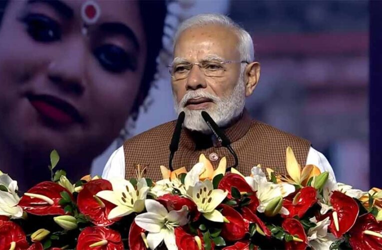 अप्रवासियों के दिल में धड़कता है भारत, दुनिया में मेरा सिर ऊंचा आपसे : पीएम मोदी