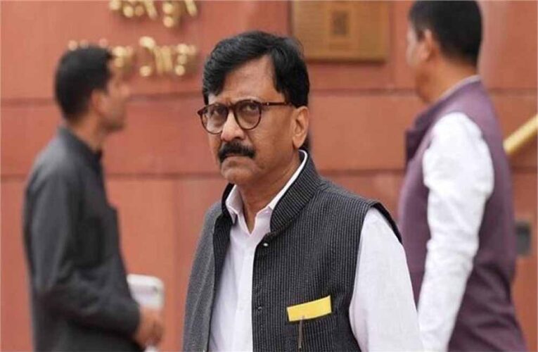 उद्धव ठाकरे ने साफ किया है कि वे दिल्ली विधानसभा चुनाव में कांग्रेस या आप पार्टी के लिए प्रचार नहीं करेंगे