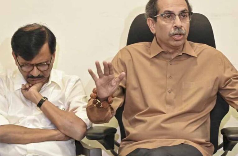 राउत ने यह भी कहा, ‘आप और कांग्रेस INDIA ब्लॉक में शामिल हैं, लेकिन दिल्ली में अलग-अलग चुनाव लड़ रहे हैं