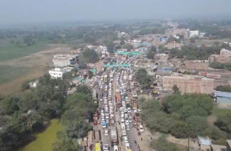 सड़क मार्ग से प्रयागराज जाने के लिए सबसे ज्यादा ट्रैफिक रीवा राष्ट्रीय राजमार्ग पर मिल रहा