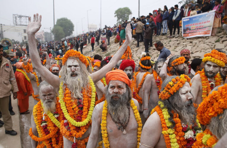 उज्जैन सिंहस्थ के दौरान प्रचलित कुछ पारंपरिक शब्दों को बदलने के साथ ही हर अखाड़े के लिए अलग घाट पर स्नान की मांग