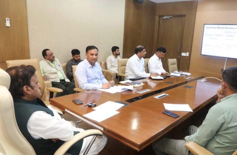 उप मुख्यमंत्री शुक्ल ने आयुष्मान भारत योजना के क्रियान्वयन की वृहद समीक्षा की