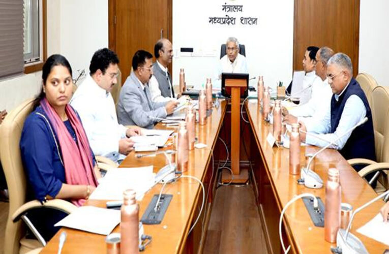 जनता के जीवन को आसान बनाना हमारा दायित्व : मुख्य सचिव जैन