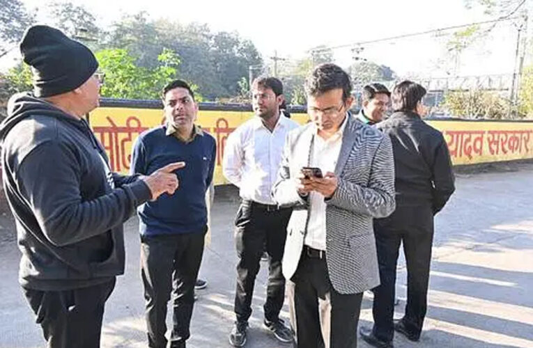 सिंहस्थ : कलेक्टर ने महाकाल मंदिर, पेशवाई मार्ग के साथ देखा रुद्र सागर सेतु का निर्माण कार्य