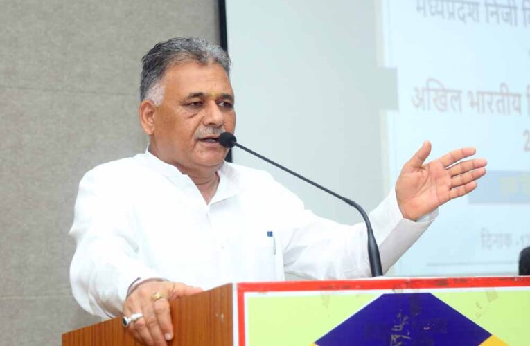 बाबासाहेब के जीवन संघर्षों से प्रेरणा लेकर, उनके विचारों और आदर्शों को अपने जीवन में करें आत्मसात् : मंत्री परमार