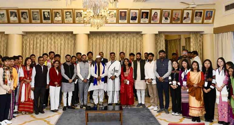 राजस्थान-राज्यपाल से मिले नॉर्थ ईस्ट के विद्यार्थी, विकसित भारत में भागीदारी का किया आह्वान