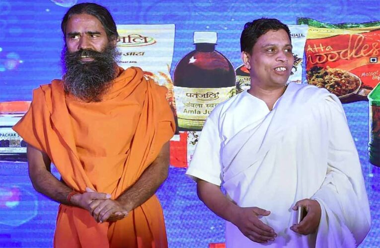 योग गुरु बाबा रामदेव की मुश्किलें फिर एक बार बढ़ी, केरल की अदालत ने जारी किया गैर-जमानती वारंट