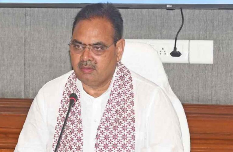 कार्यालय में विलम्ब से आने वाले एवं बिना अनुमति अनुपस्थित रहने वाले कार्मिकों के विरुद्ध होगी कार्रवाई
