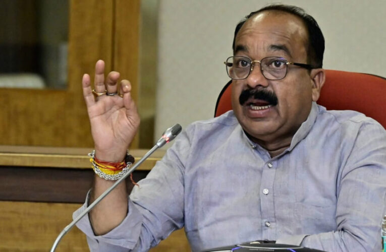 उप मुख्यमंत्री अरुण साव ने नगरीय निकायों के कार्यों की समीक्षा की