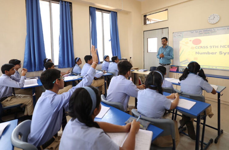 किसी खास दुकान से किताब और यूनिफार्म खरीदने पर मजबूर किया, तो एमपी में स्कूल पर होगा एक्शन