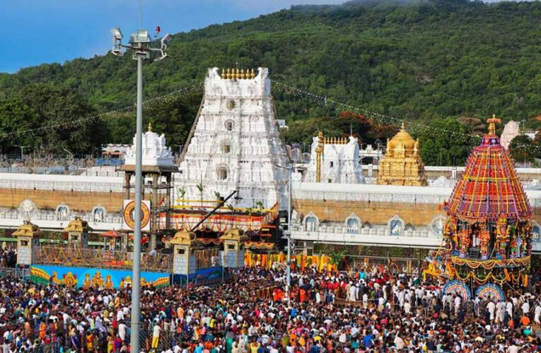 तिरुपति मंदिर ट्रस्ट ने बनाया 5258 करोड़ रुपये का बजट, 1729 करोड़ दान का दान, प्रसाद से 600 करोड़ की कमाई