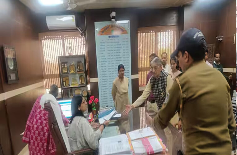 राहत :ग्वालियर में निजी स्कूलों पर प्रशासन की सख्ती, जबरन ड्रेस, किताबें खरीदने के लिए कहा तो होगा एक्शन